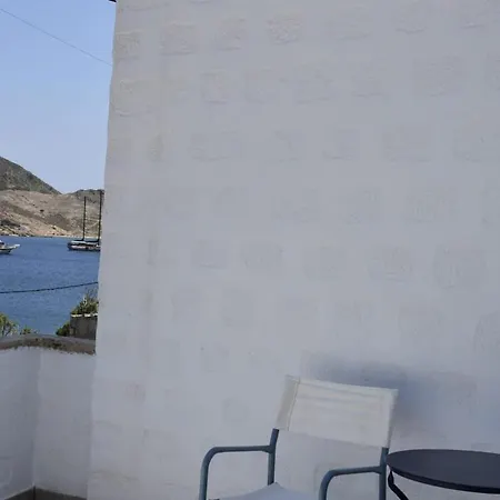 Patmos Cute Seafront Escape For 2 شقة *